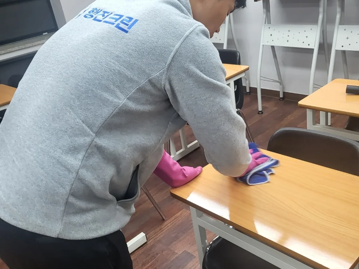 연천군 미산면 유치원 책걸상 교실 위생청소 사례 - 행진크린
