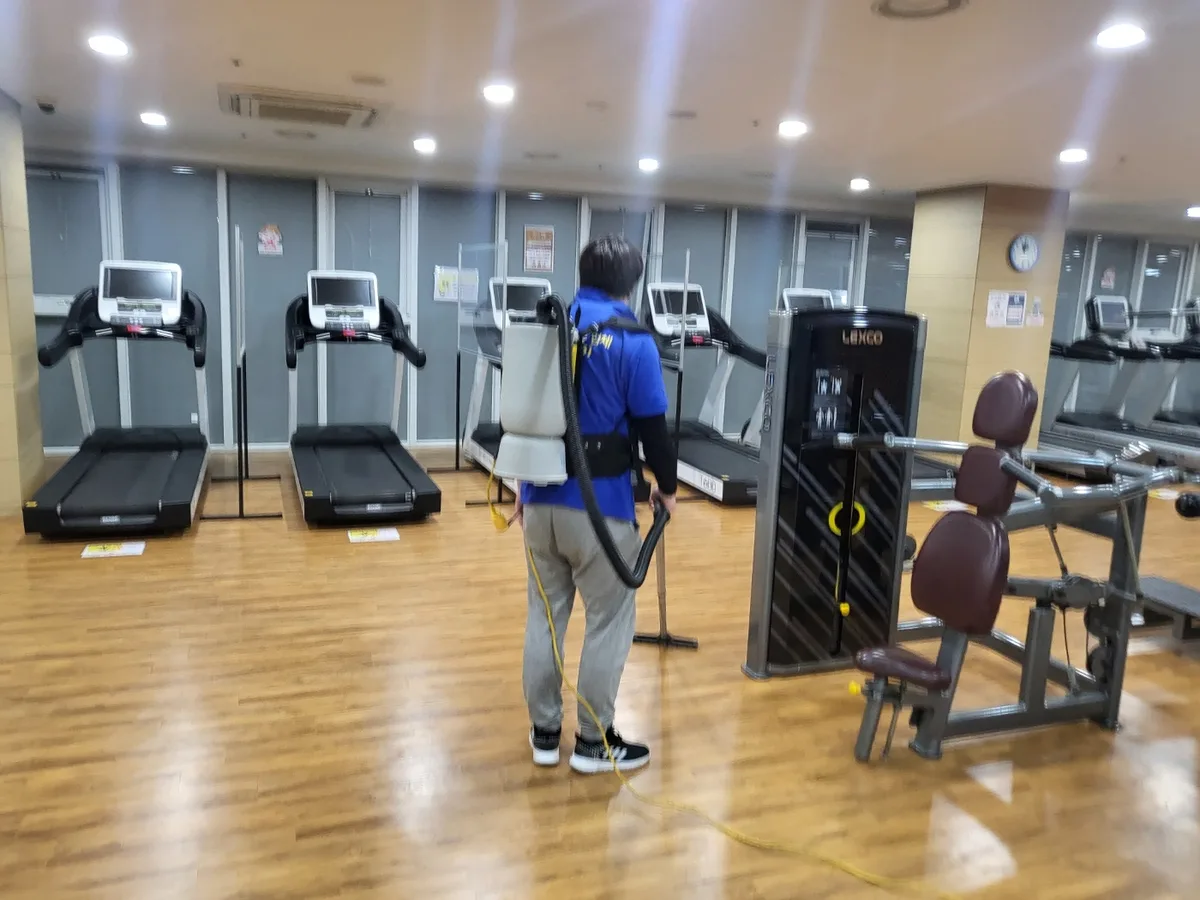 양주시 남방동 헬스장 샤워실 장비 주변 정밀 위생청소 사례 - 행진크린