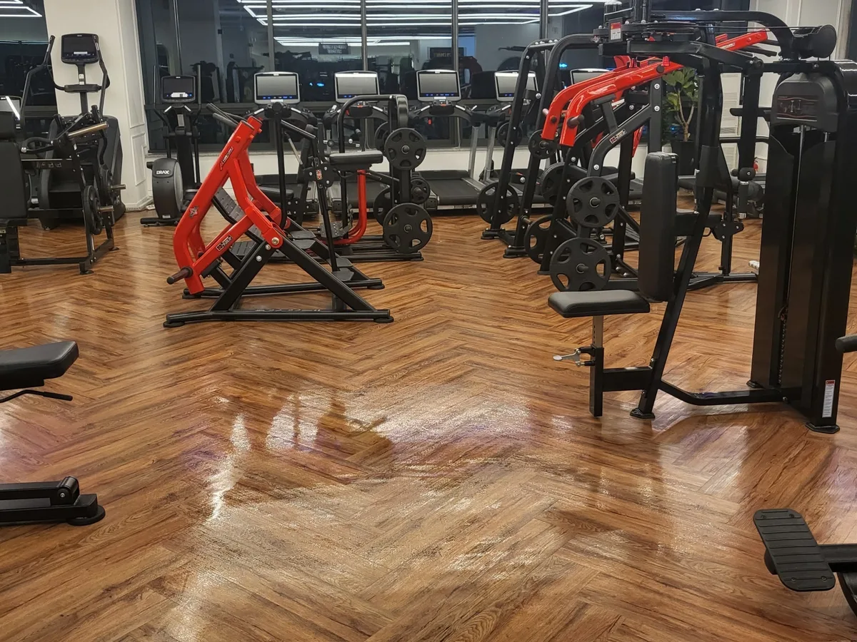 양주시 봉양동 헬스장 웨이트 머신존 바닥 위생청소 사례 - 행진크린