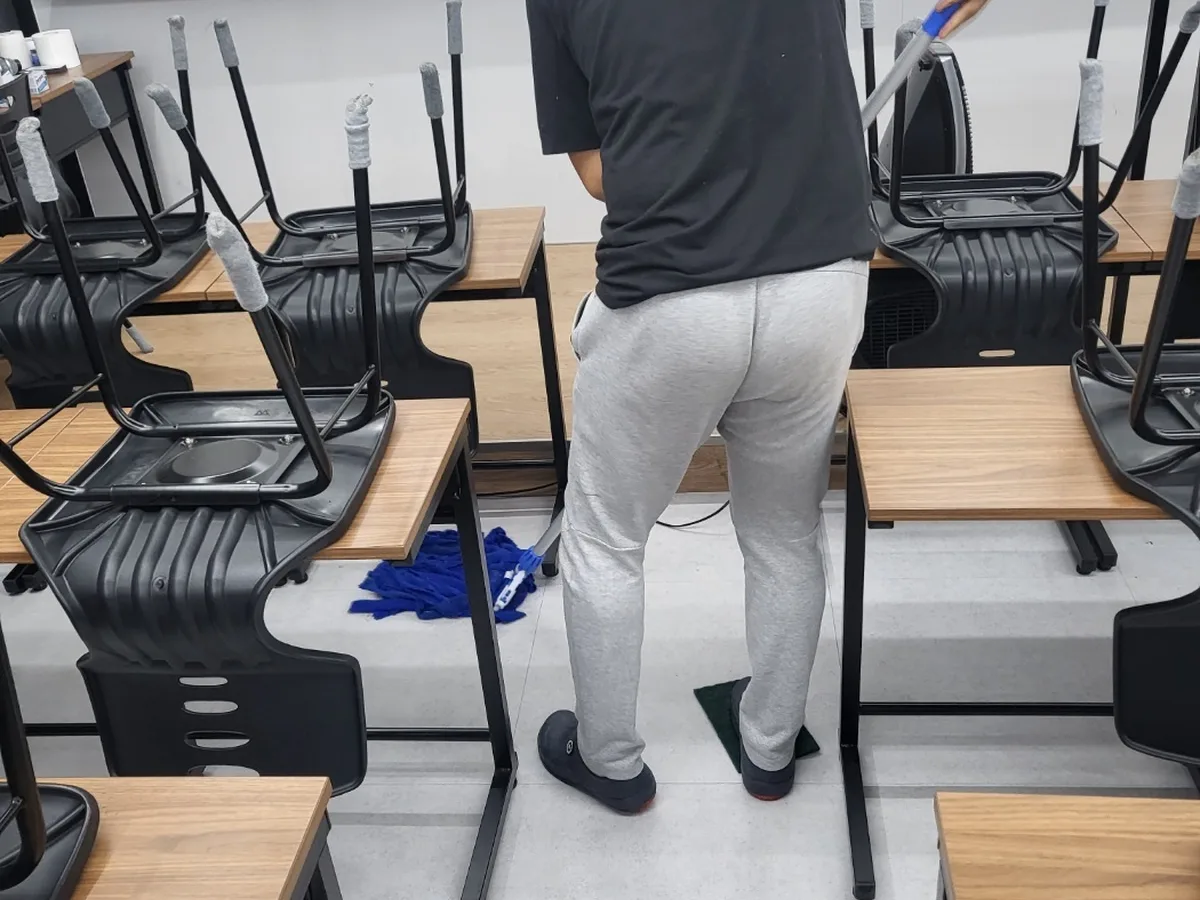 구리시 인창동 스터디카페 운영실·미팅룸 위생청소 사례 - 행진크린